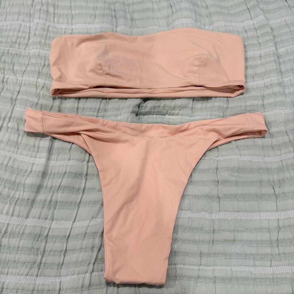 437 Swim Set. NWOT